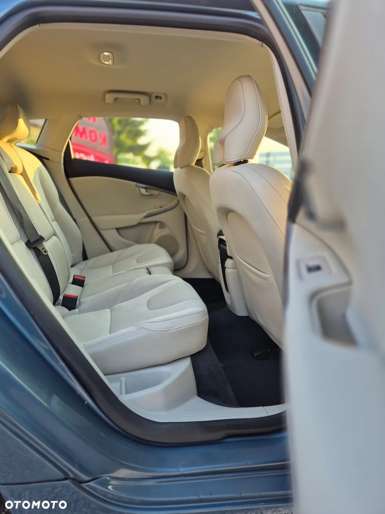 Volvo V40 - 36