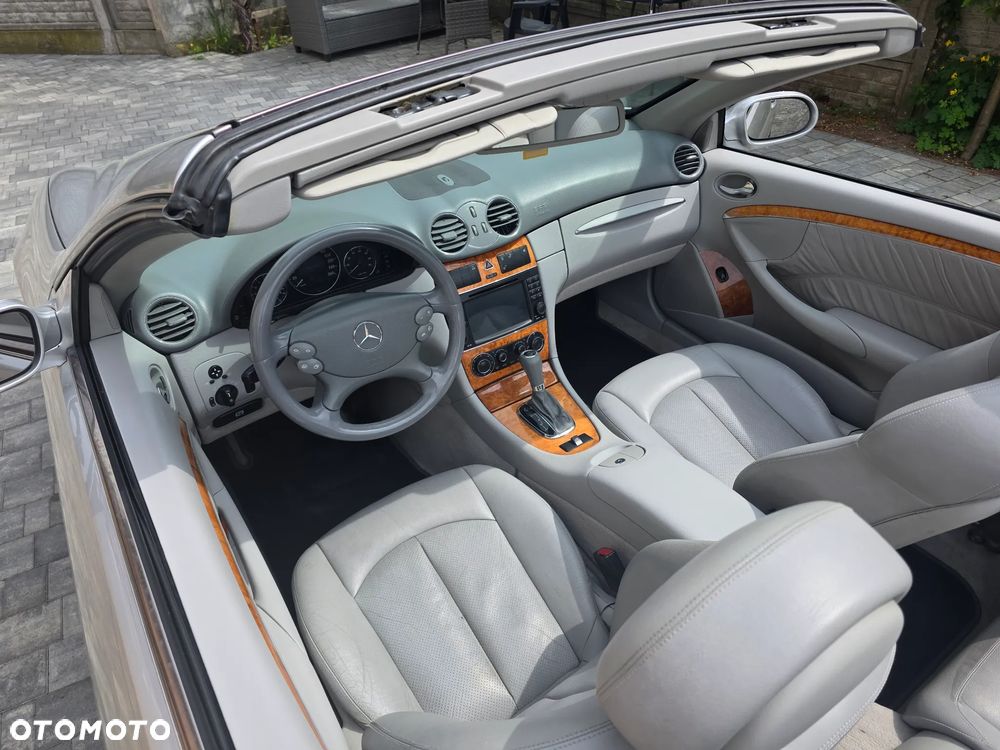 Mercedes-Benz CLK - 21