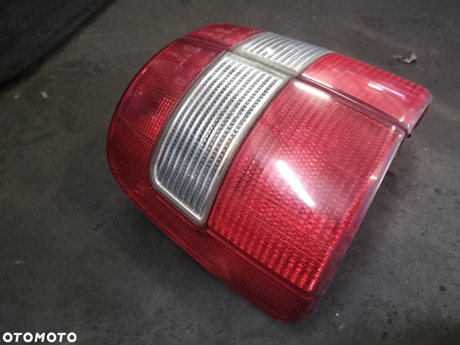 KOMPLETNY TYŁ KLAPA BAGAŻNIKA ZDERZAK TYŁ LAMPY EVASION I LIFT KMPD - 4