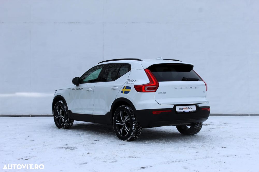 Volvo XC 40 B4 AT FWD MHEV Ultimate Dark - 7