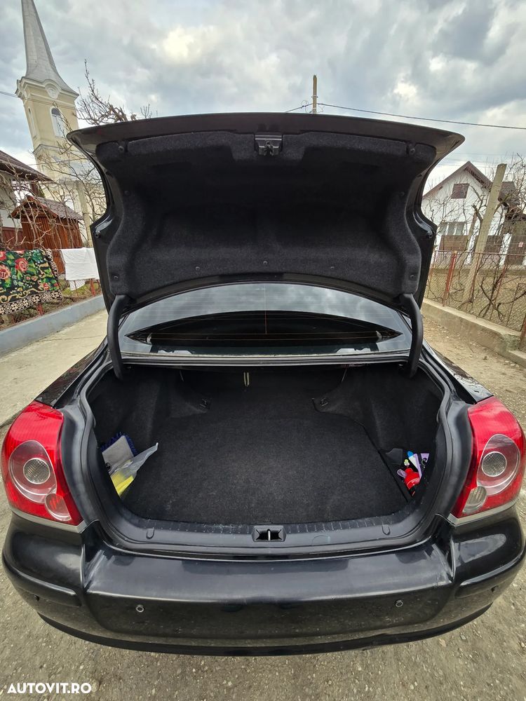 Toyota Avensis 2.2 D-4D Luxury - 14