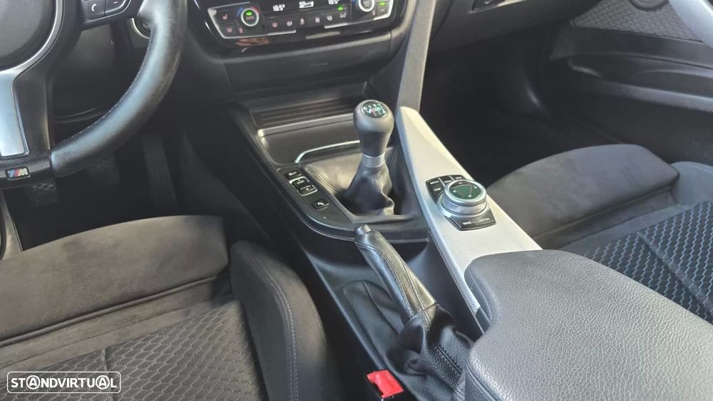 BMW 320 Gran Turismo d xDrive Pack M - 11