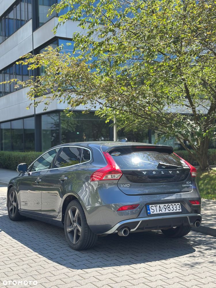 Volvo V40 D4 R-Design - 4