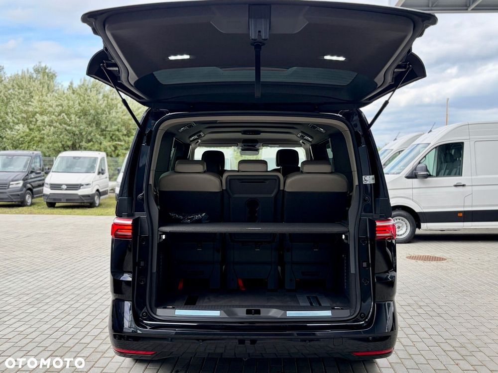 Volkswagen multivan Style L2 silnik: 2,0 l TDI SCR 150 KM / skrzynia biegów: 7-biegowa DSG rozstaw osi: 3124 mm - 18