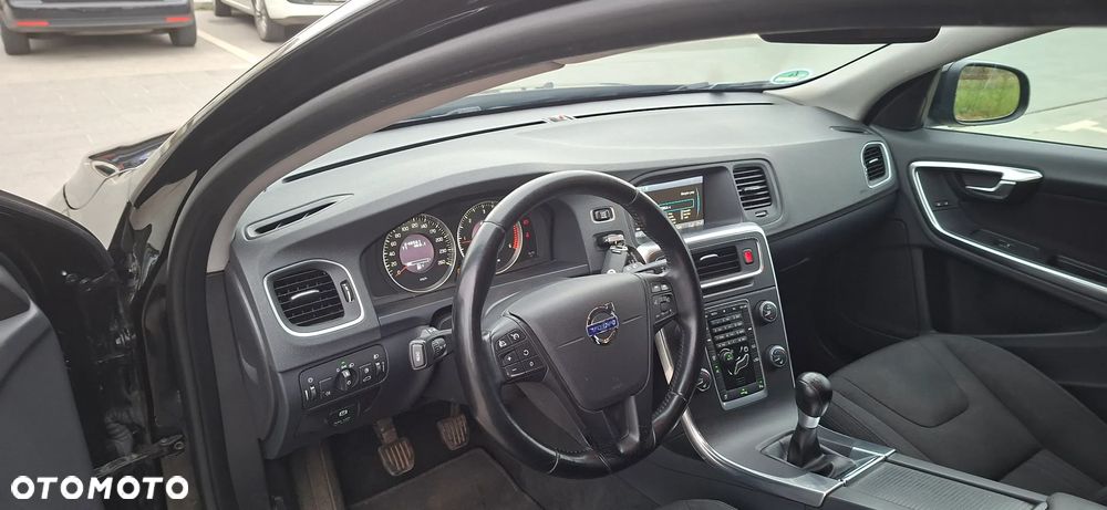 Volvo V60 D4 Edition - 23