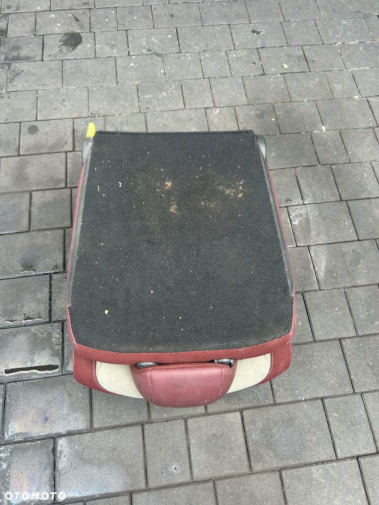 Fotel Prawy Drugi trzeci rząd Citroen Berlingo Partner - 2