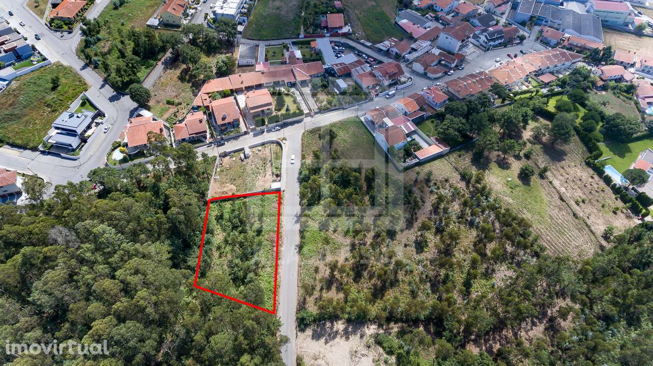 Terreno com 1.850 m2 em Argoncilhe - Grande imagem: 5/10