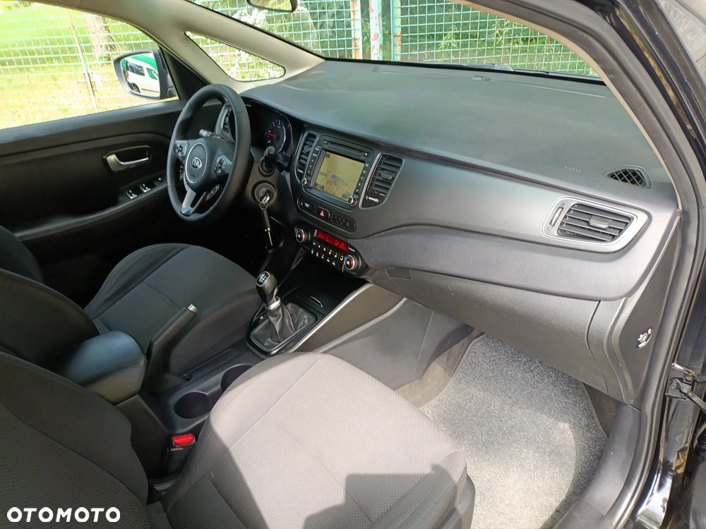 Kia Carens 1.7 CRDi L 7os - 9
