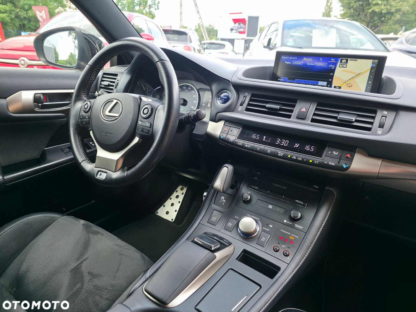 Lexus CT - 9