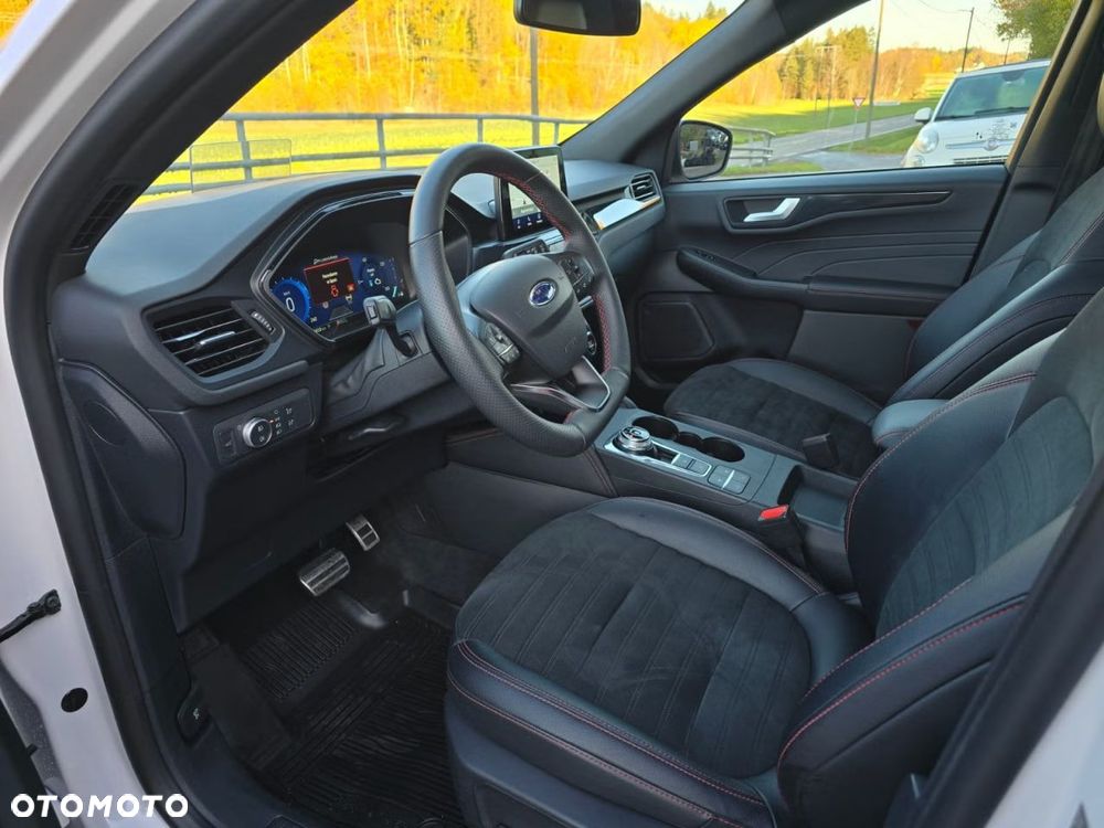 Ford Kuga 2.5 Duratec FHEV 4x4 ST-LINE - 20