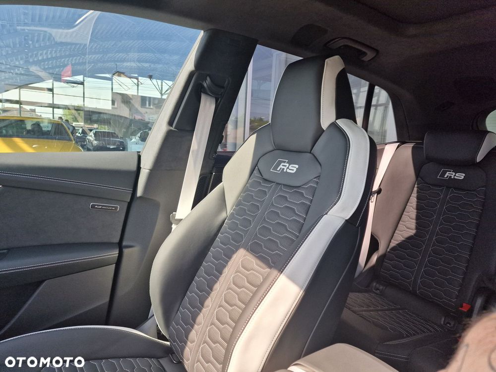 Audi RS Q8 - 32