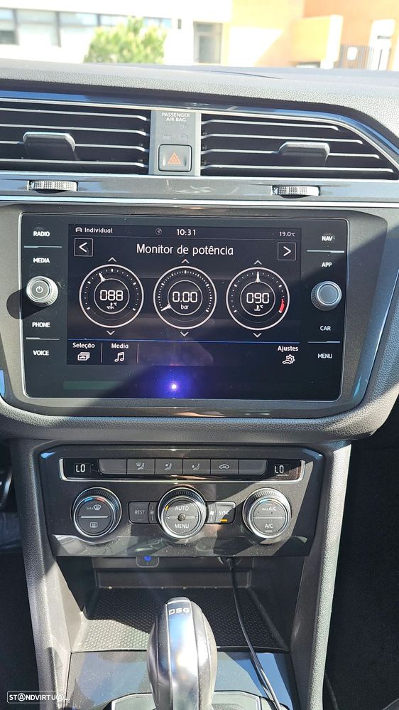 VW Tiguan 2.0 TDI R-Line DSG - 23