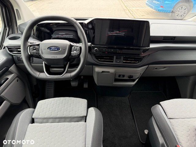 Ford Tourneo Custom - 13