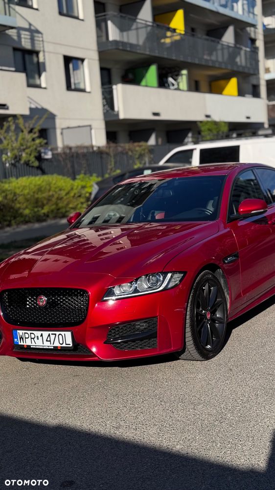 Jaguar XF 2.0 i4D R-Sport - 11