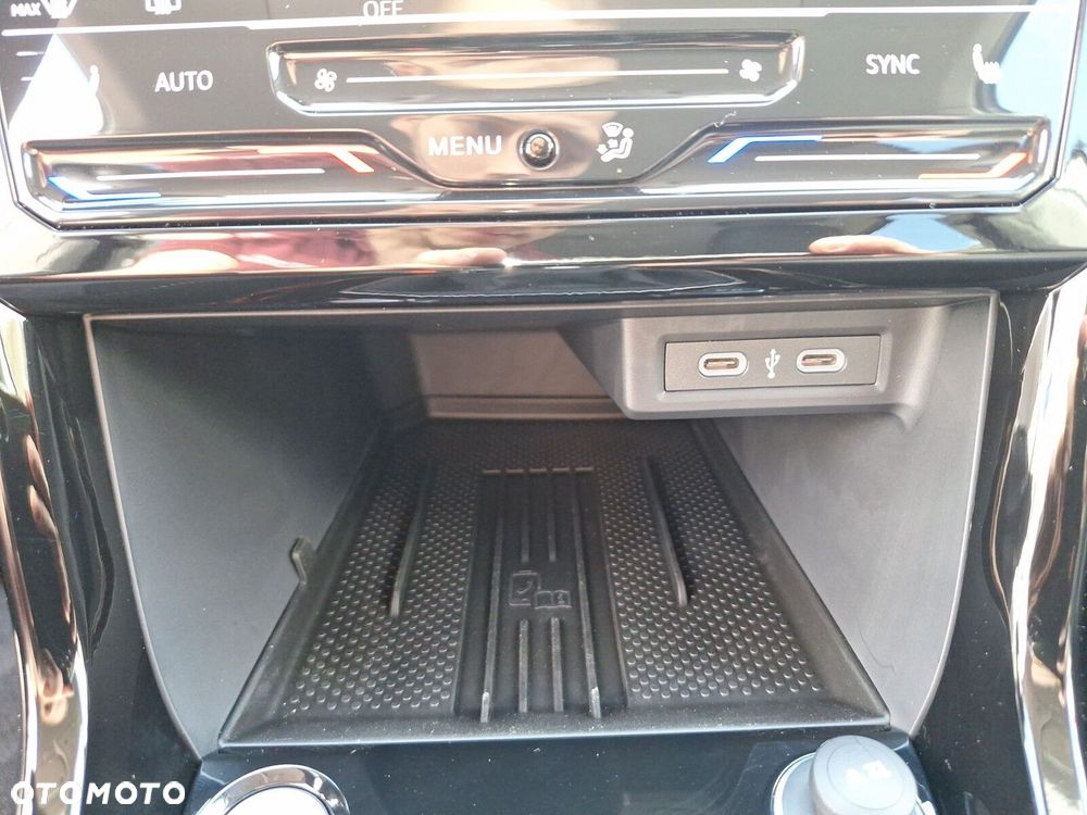 Volkswagen T-Cross - 22