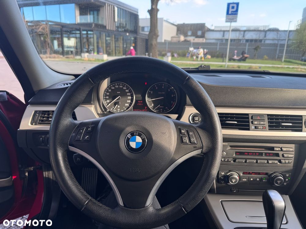 BMW Seria 3 320i Edition Exclusive - 28
