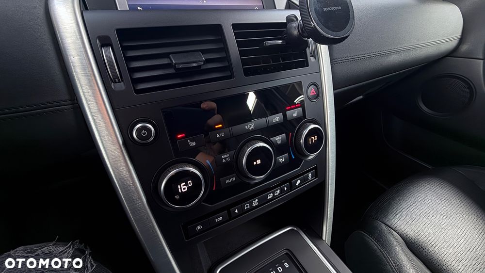 Land Rover Discovery Sport TD4 HSE Luxury - 34