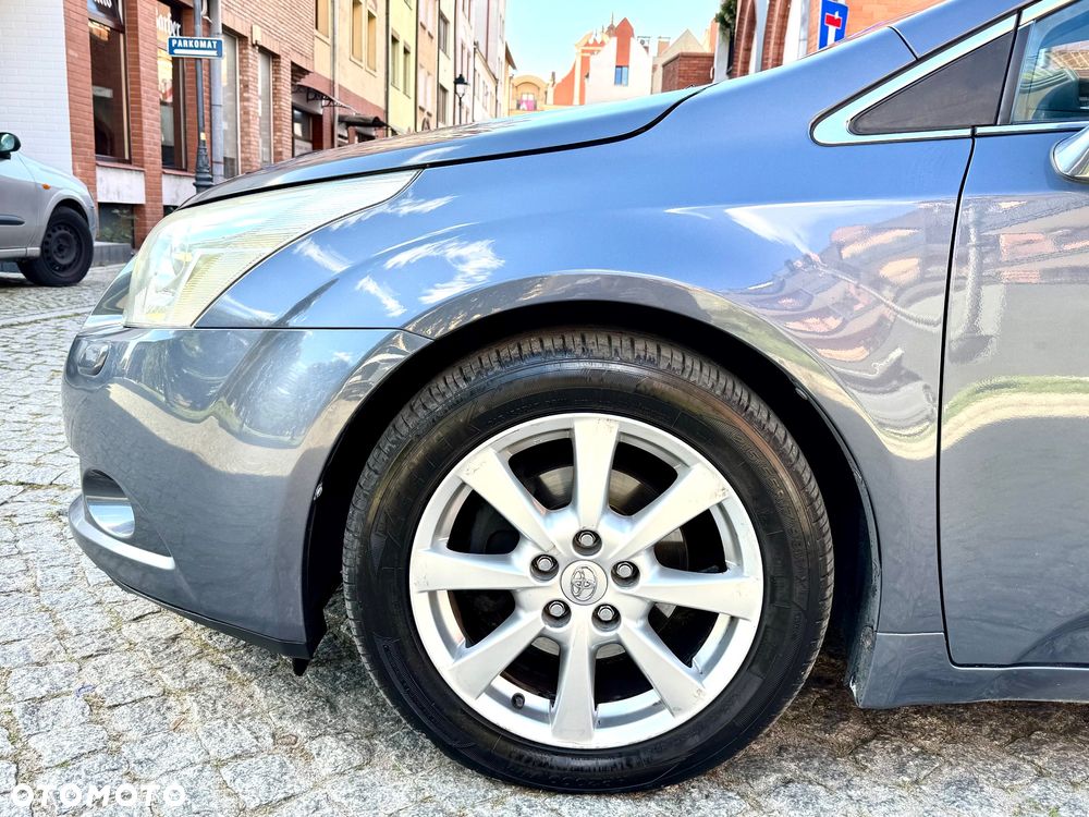Toyota Avensis 2.0 D-4D Premium - 6