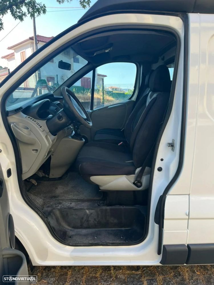 Renault Trafic 2.0 dci - 7