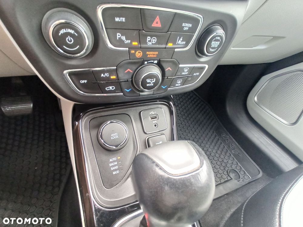 Jeep Compass - 17
