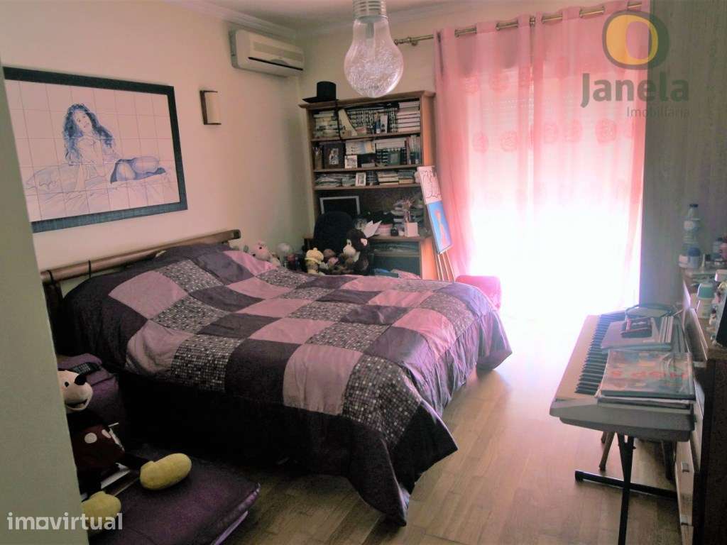 Apartamento T3 Figuras com 2 estacionamentos e terraço enorme - Grande imagem: 5/8