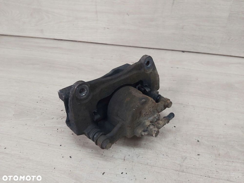 LEXUS RX II 330 350 450h zacisk jarzmo lewy przód - 3