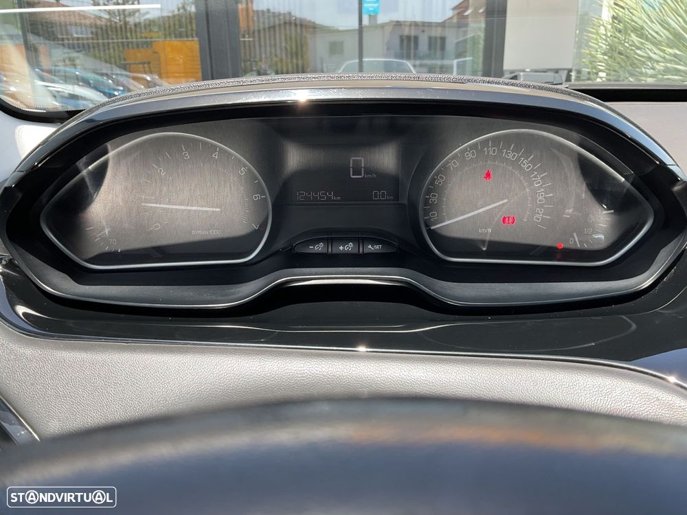 Peugeot 208 1.2 PureTech Active - 23
