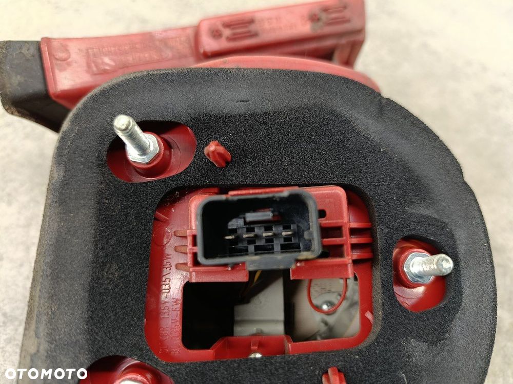 LAMPA TYLNA PRAWA VW PASSAT B6 3C5945096C SEDAN - 11