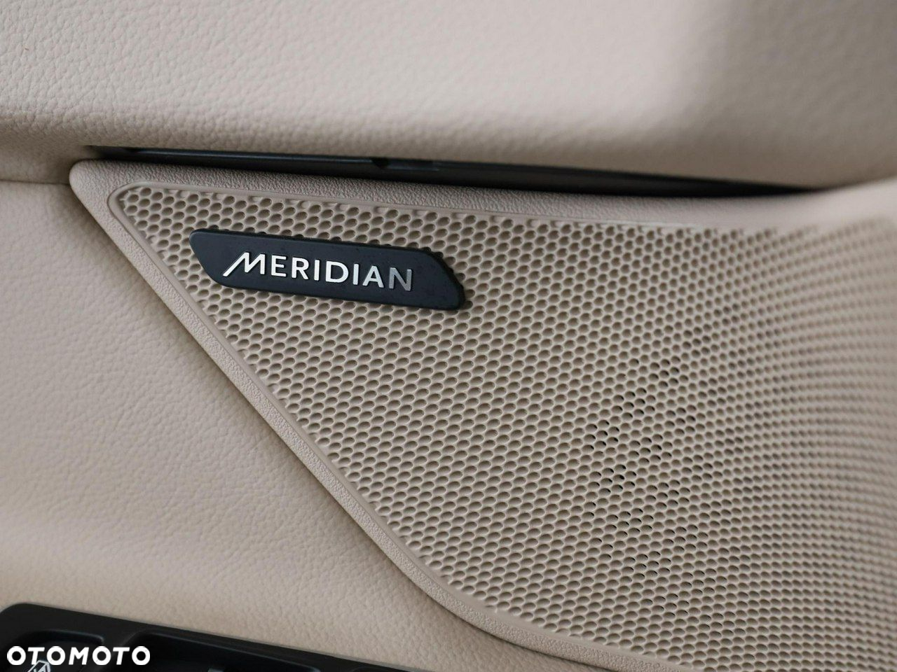 Jaguar XF 20d Portfolio - 38