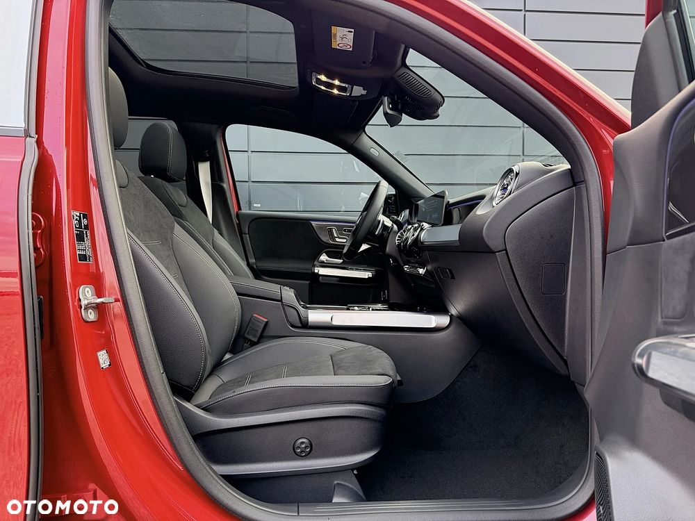 Mercedes-Benz GLB 220 mHEV 4-Matic AMG Line 8G-DCT - 19