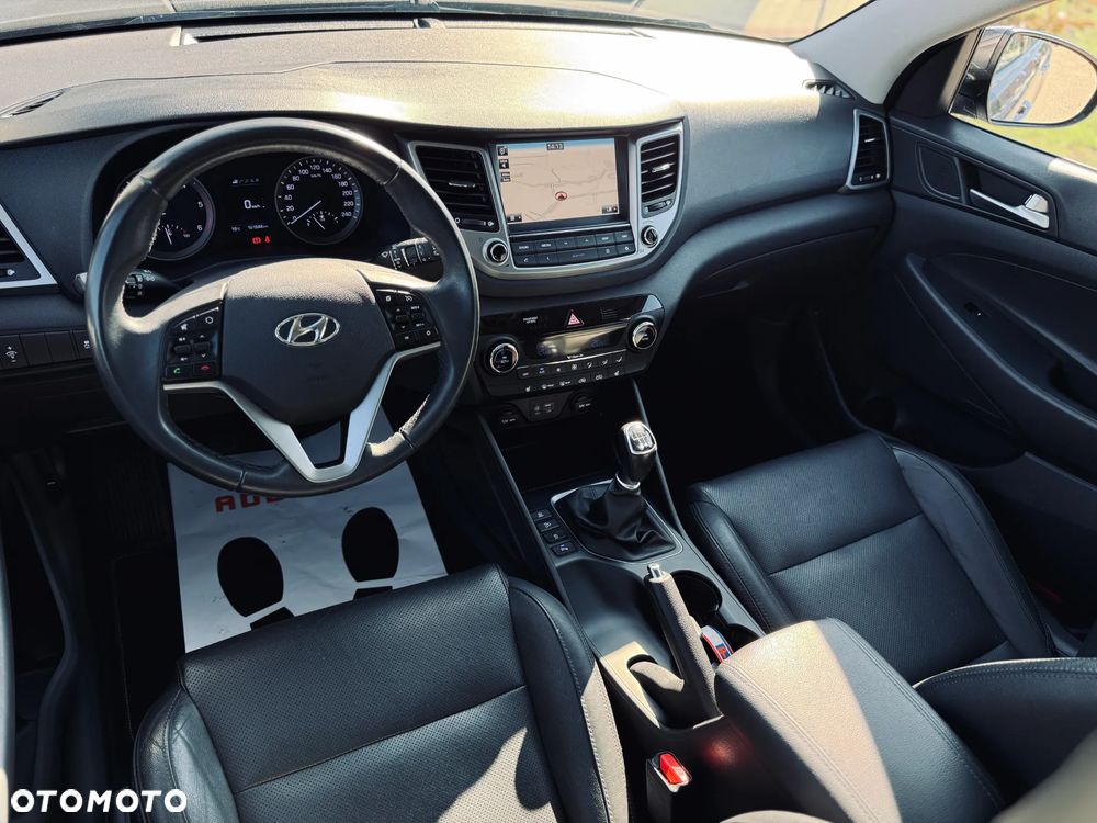 Hyundai Tucson 1.7 CRDI BlueDrive Style 2WD - 23
