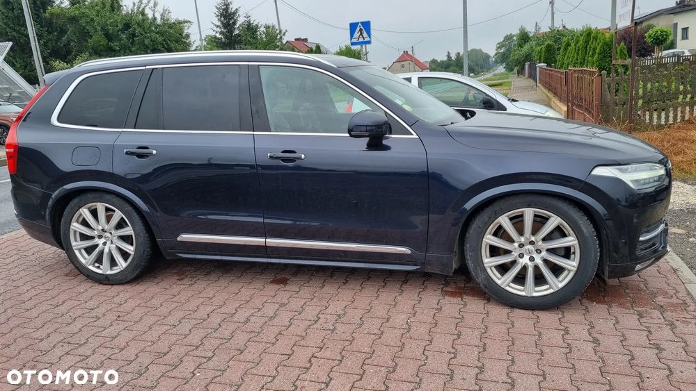 Volvo XC 90 - 9