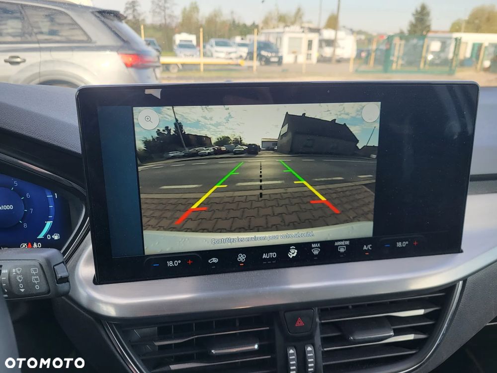 Ford Focus 1.0 EcoBoost Hybrid TITANIUM - 39