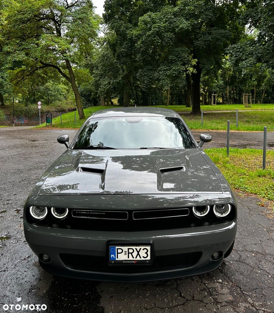 Dodge Challenger - 10