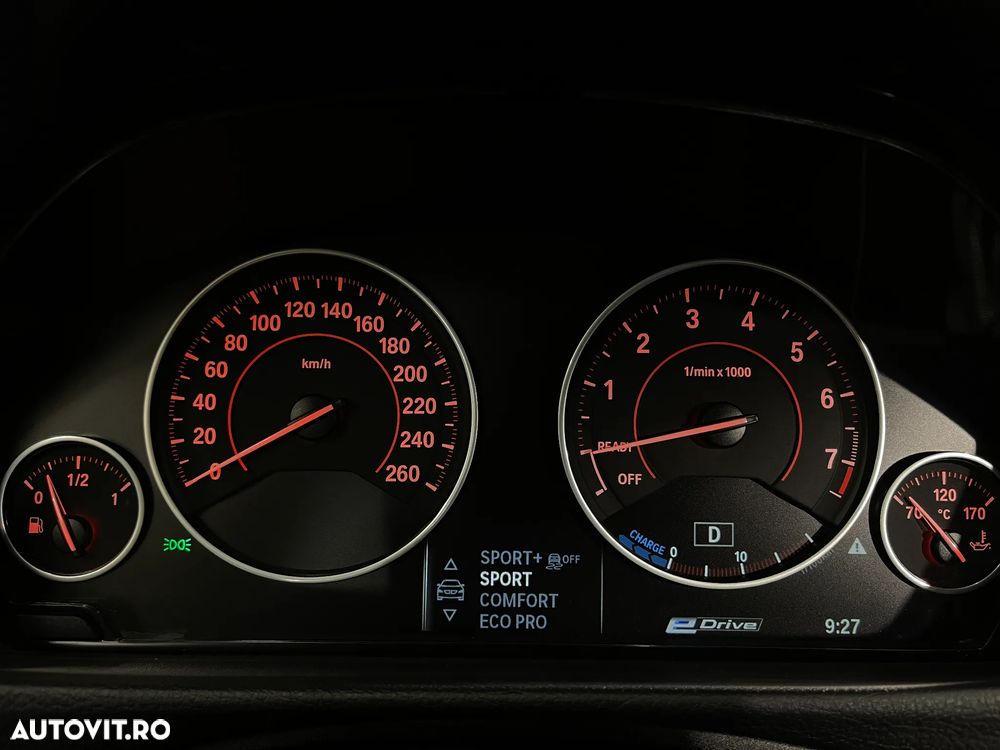 BMW Seria 3 330e iPerformance M Sport - 25