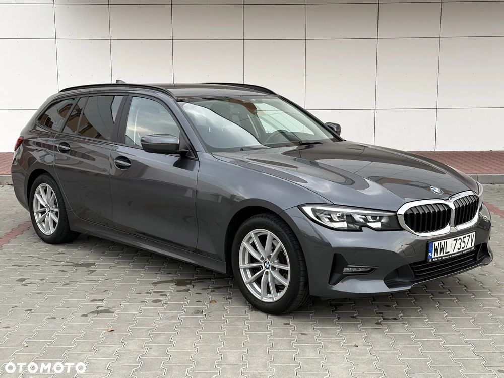 BMW Seria 3 318d Touring Advantage - 33
