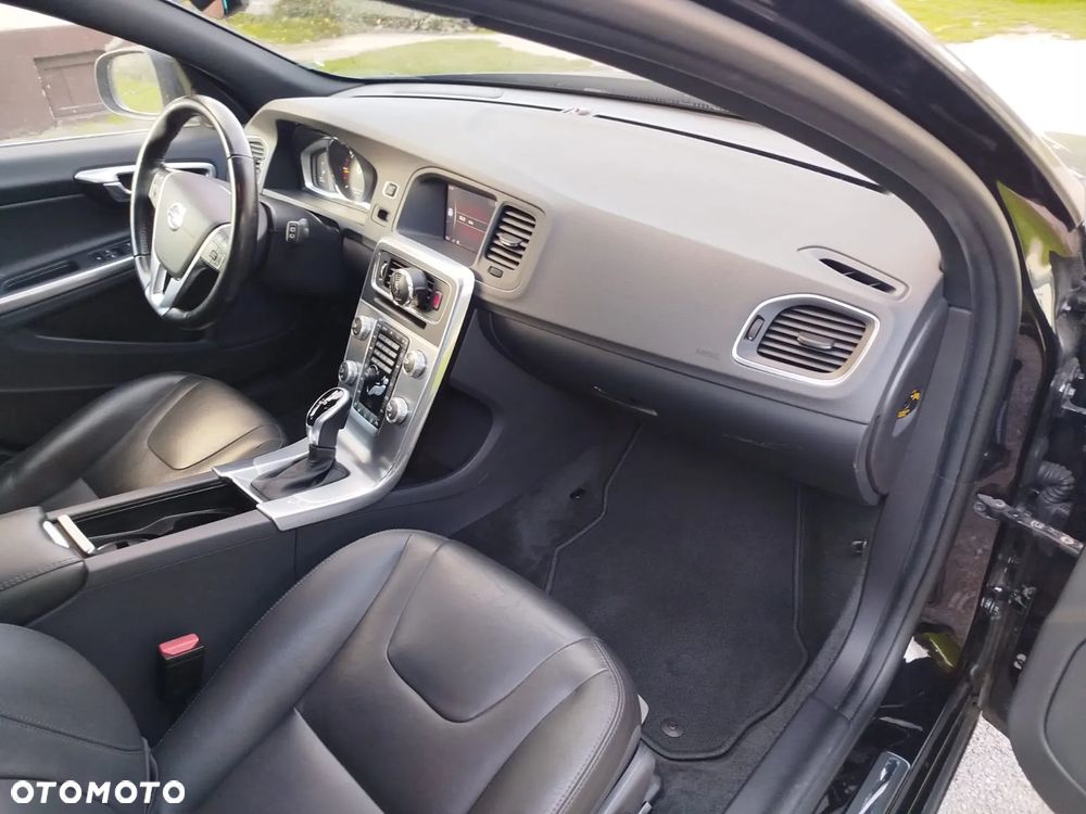 Volvo V60 D4 Geartronic Summum - 15