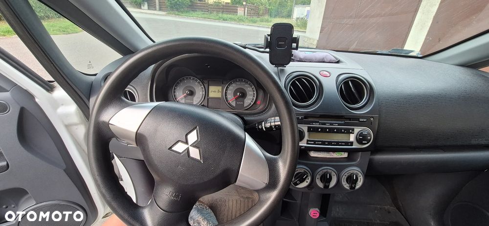 Mitsubishi Colt - 3
