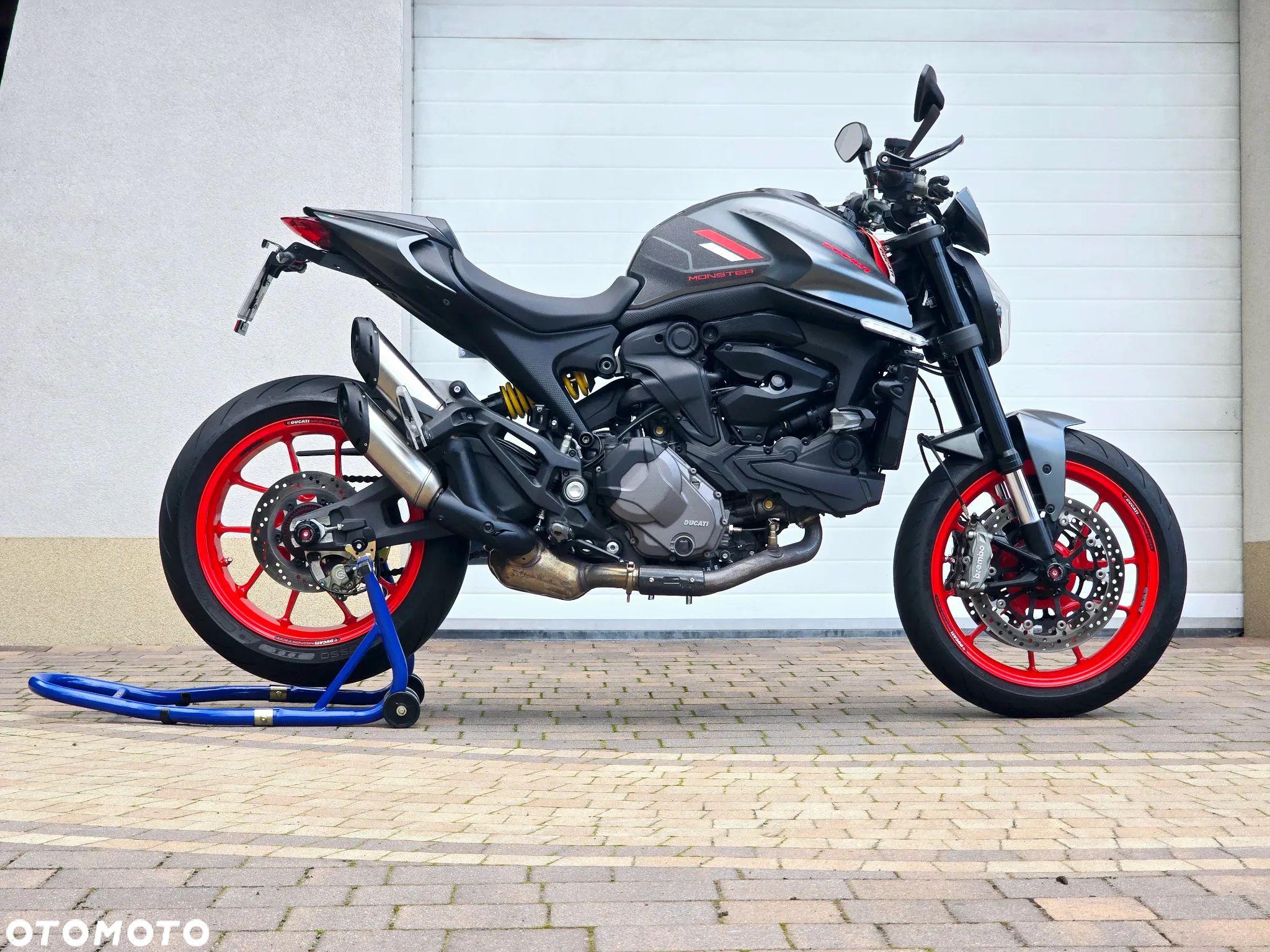 Ducati Monster - 1