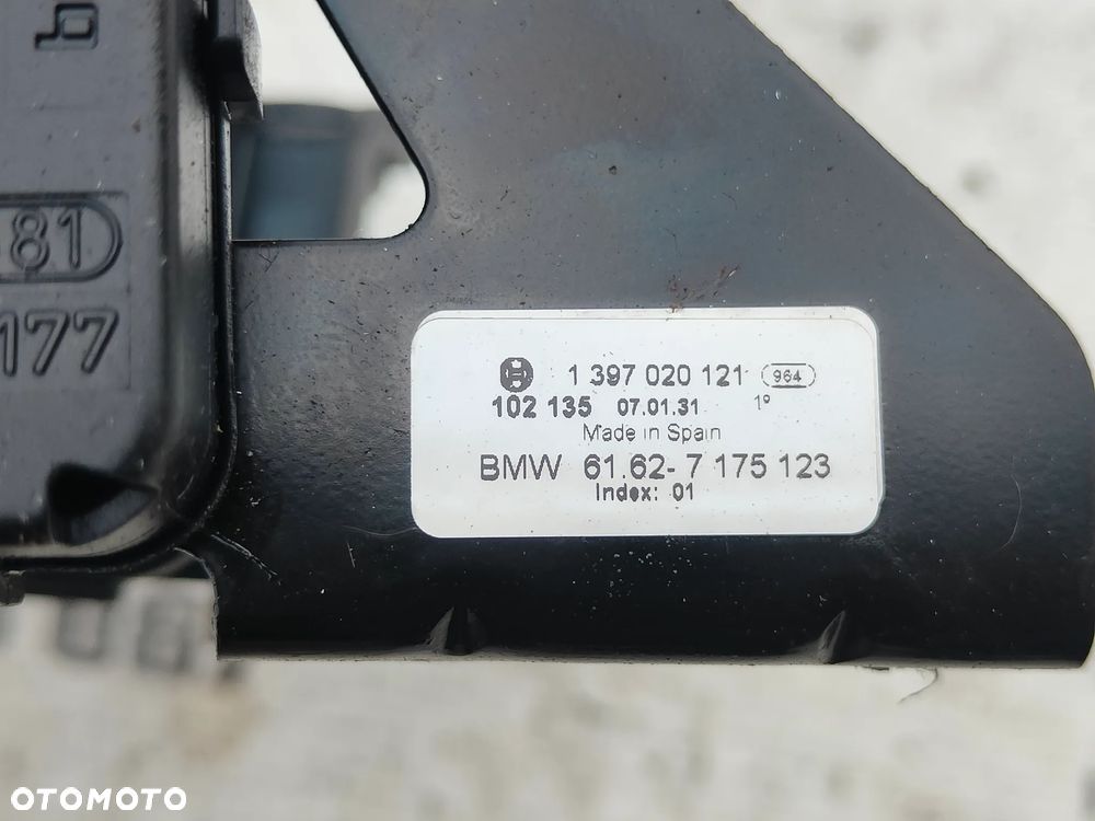 BMW E61 Mechanizm wycieraczki tył silniczek 7175123 - 4