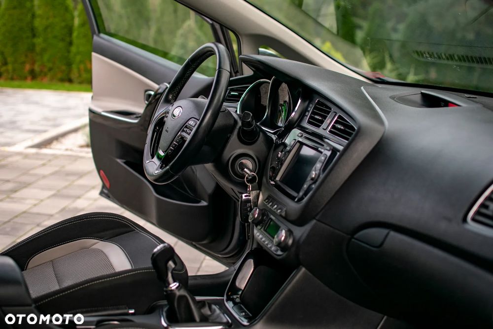 Kia Ceed - 37