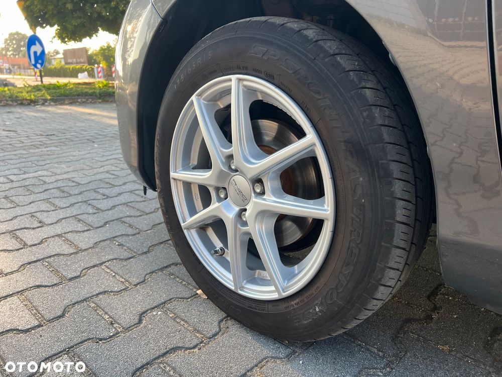 Toyota Yaris 1.33 Premium - 27