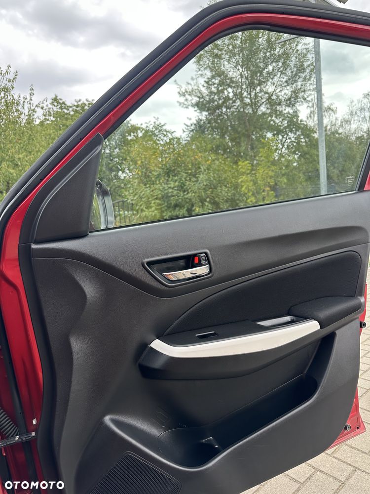 Suzuki Swift 1.2 Dualjet SHVS Premium Plus CVT - 7
