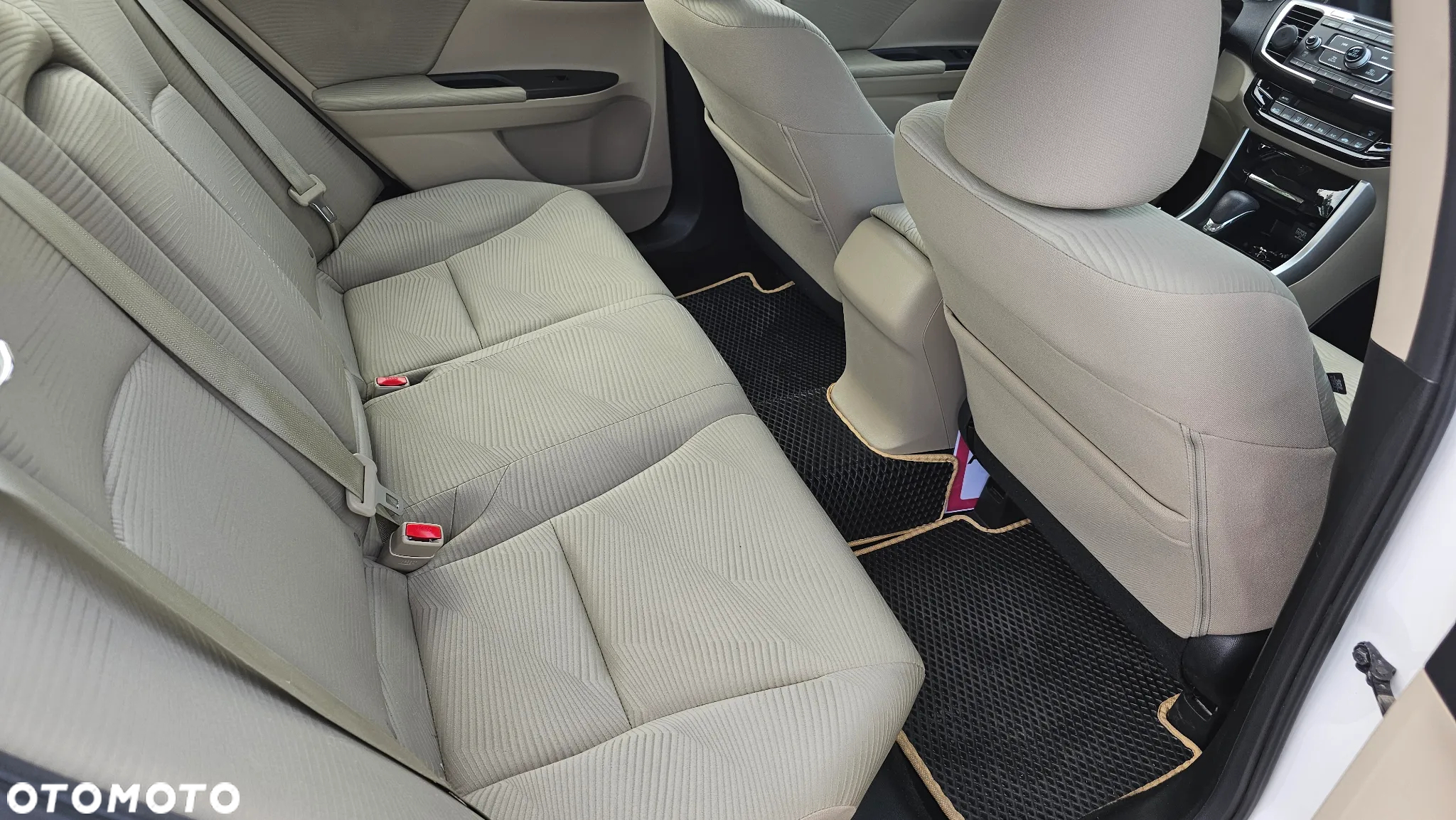 Honda Accord 2.4 LX - 9
