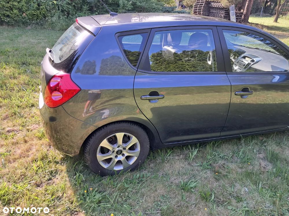 Kia Ceed 1.4 Comfort + - 7