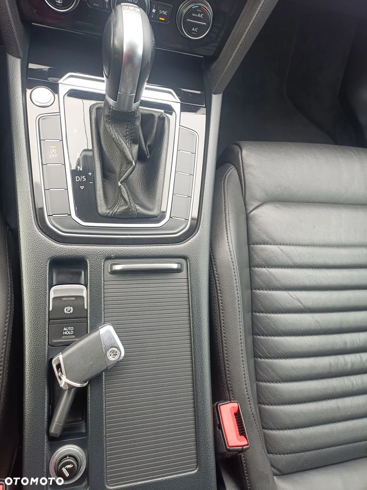 Volkswagen Passat 2.0 TDI (BlueMotion Technology) DSG Highline - 11