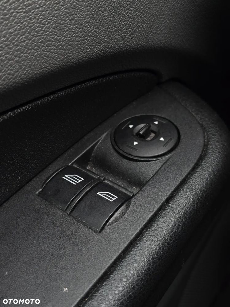 Ford Focus 1.6 Trend - 31