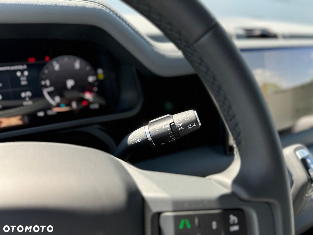 Land Rover Defender - 20