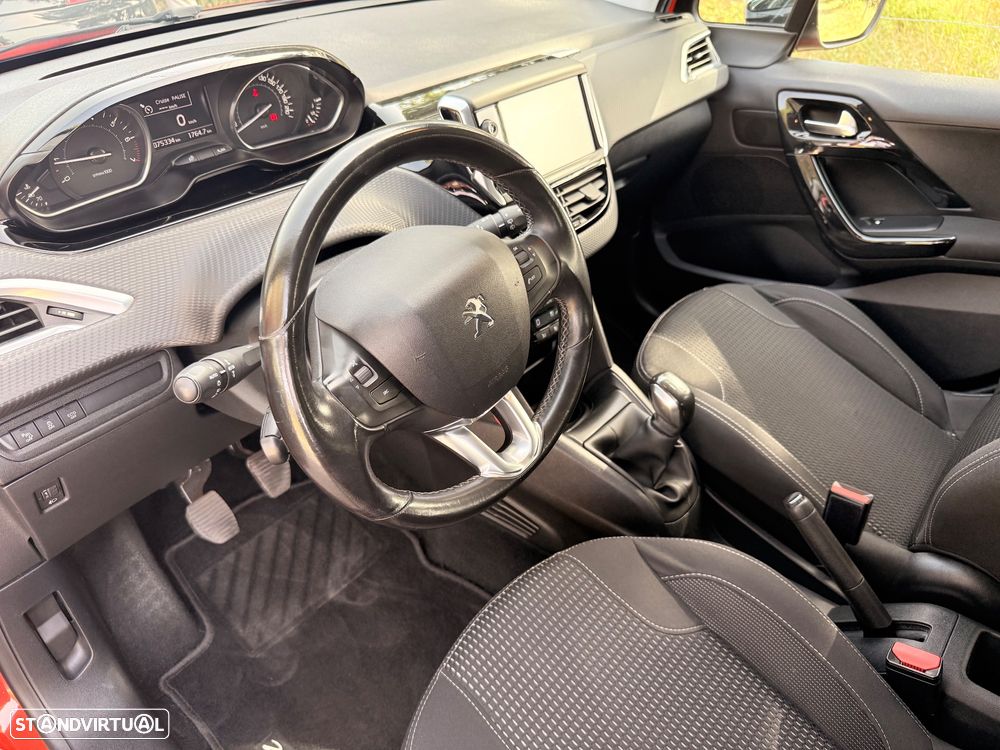 Peugeot 208 1.2 PureTech Allure - 8