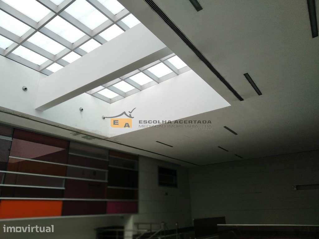 Loja em dois pisos com parking - Grande imagem: 5/8